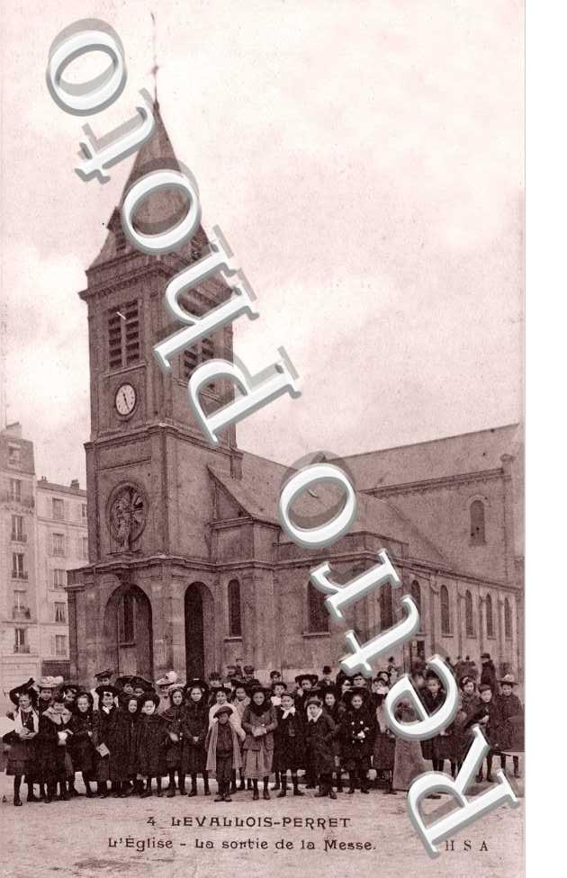 L'Eglise, la Sortie de la Messe