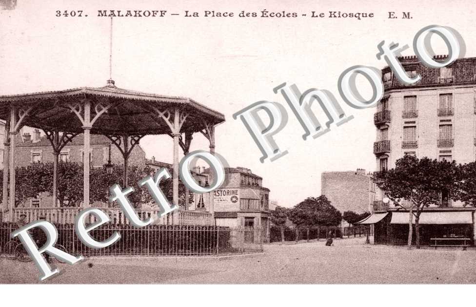 Place des Ecoles, le Kiosque