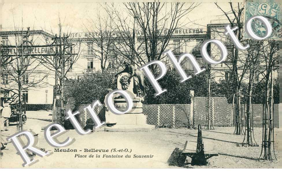Bellevue, Place de la Fontaine du Souvenir