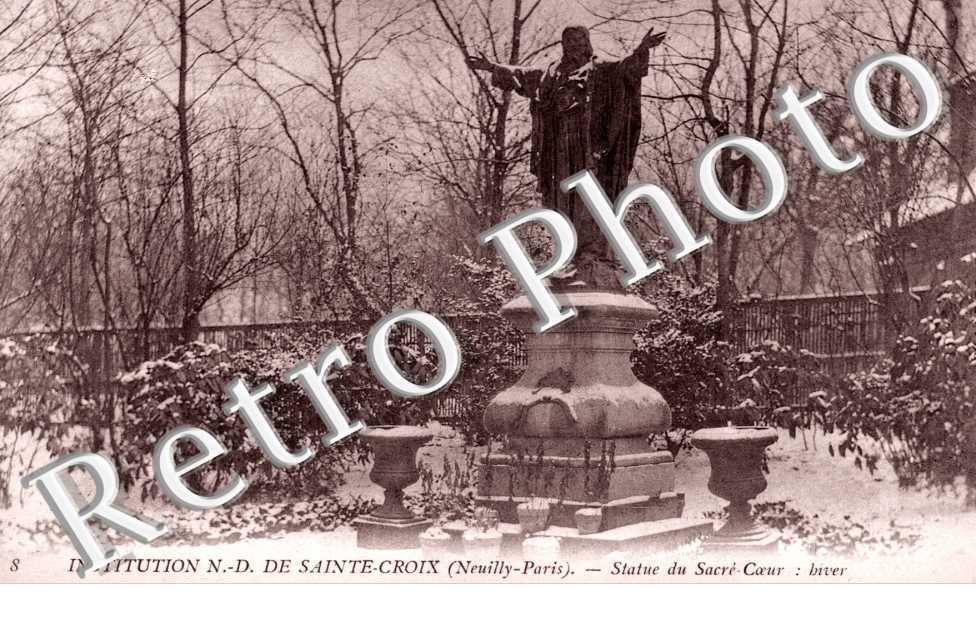 Institution de Notre Dame de Sainte Croix, Statue du Sacre Coeur