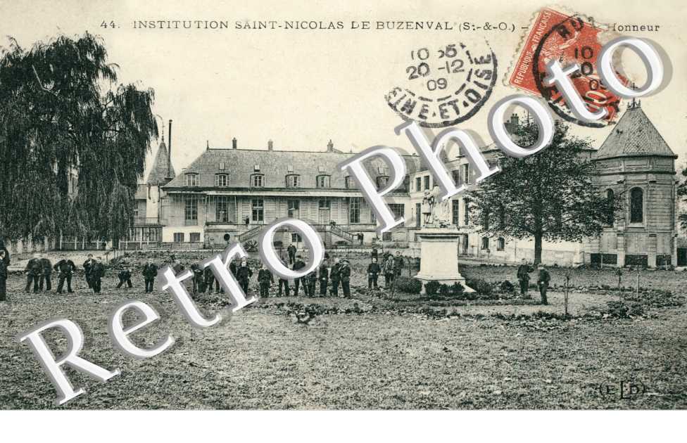Institution Saint Nicolas de Buzenval, la Cour d'honneur