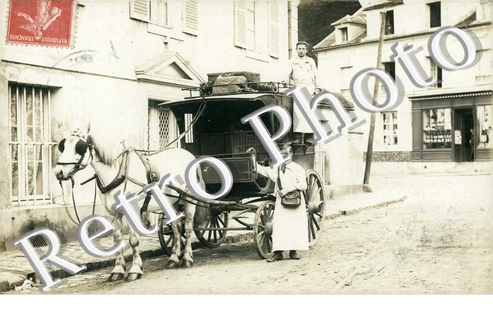 photo une caleche dans la rue