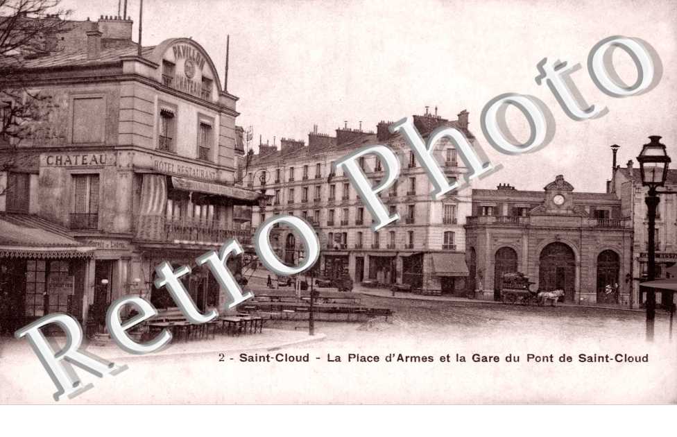 La Place d'Armes et la Gare du Pont de St Cloud