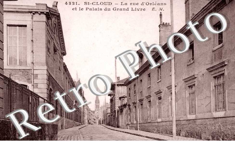 La Rue d'Orleans et le Palais du Grand Livre