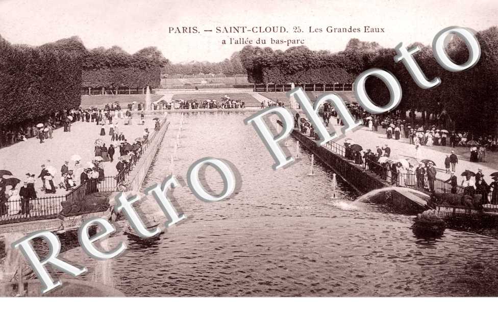 Les Grandes Eaux et L'Allee du Bas Parc