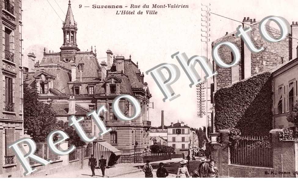 Rue du Mont Valerien, l'Hotel de Ville