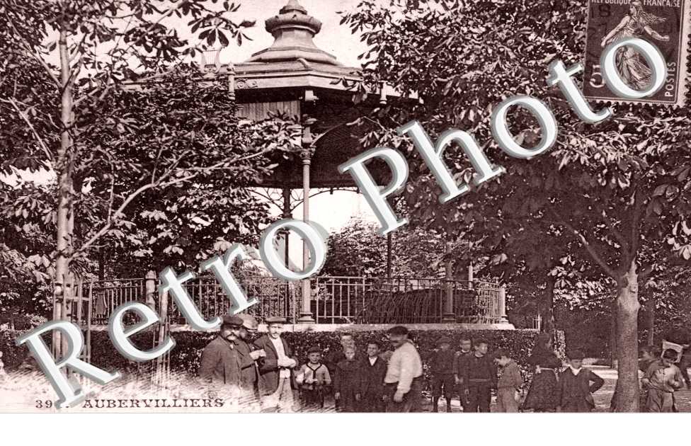 Kiosque a Musique et Square