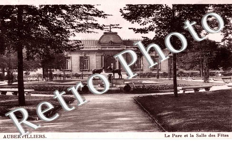 Le Parc et la Salle des Fetes