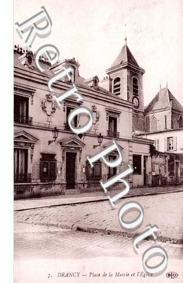 Place de la Mairie et l'Eglise