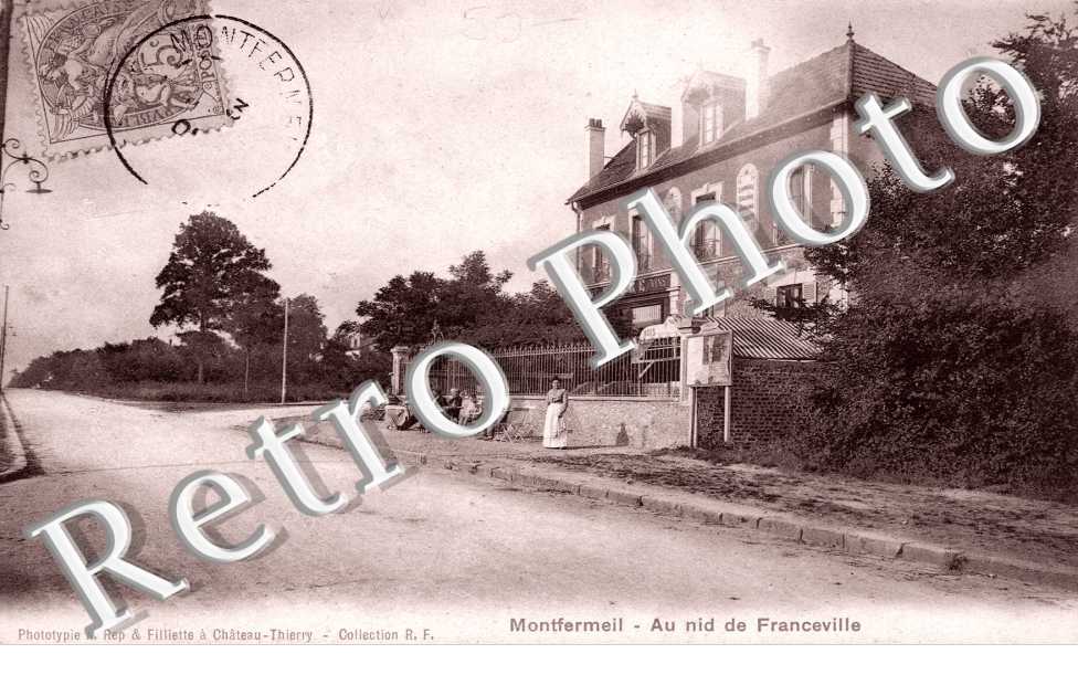 Au nid de Franceville