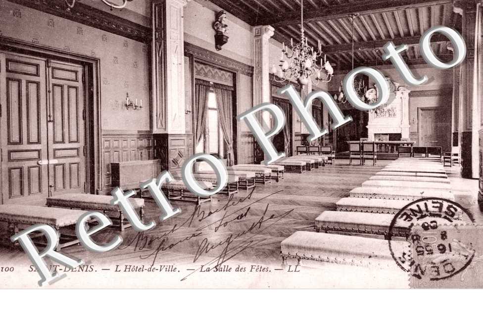 L'Hotel de Ville, Salle des Fetes