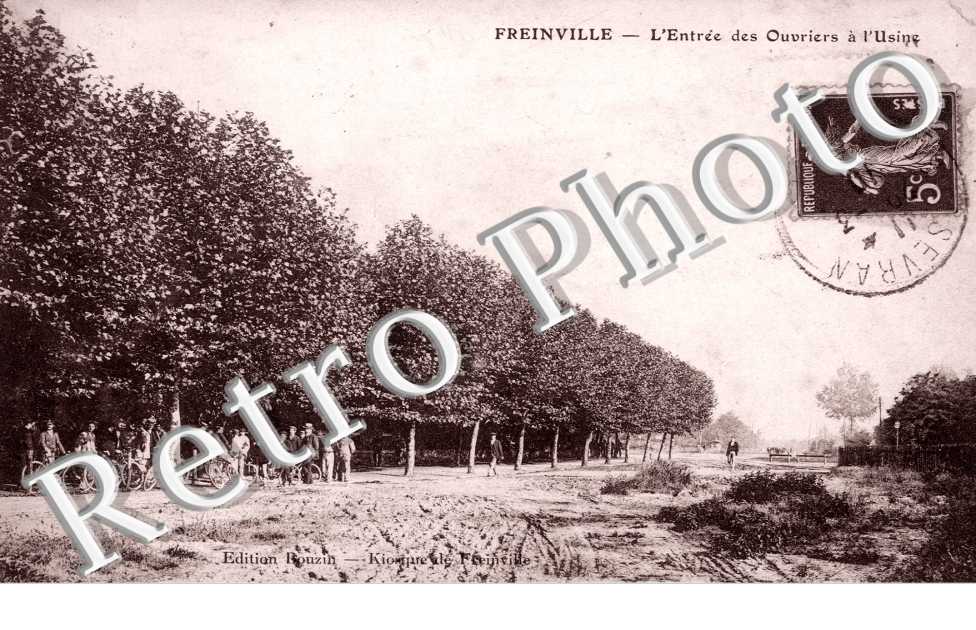 L'Entree des Ouvriers a l'Usine
