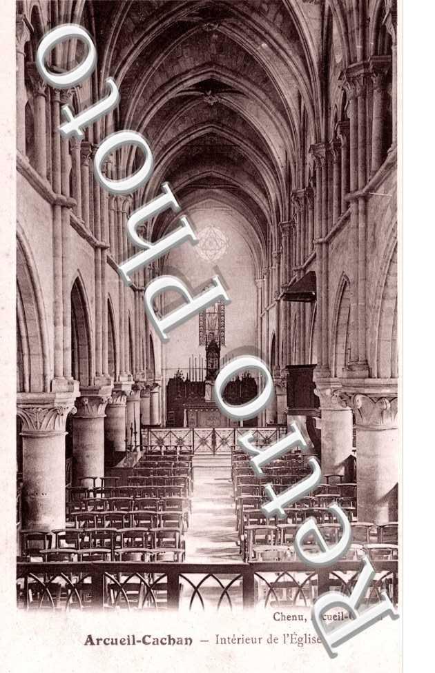 Interieur de l'eglise