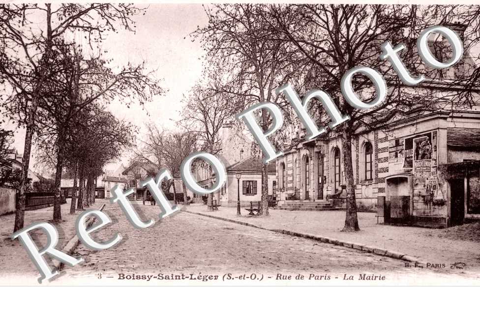 Rue de Paris, la Mairie