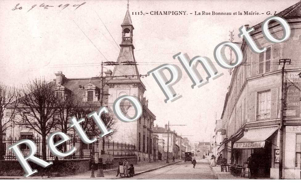 Rue Bonneau et la Mairie