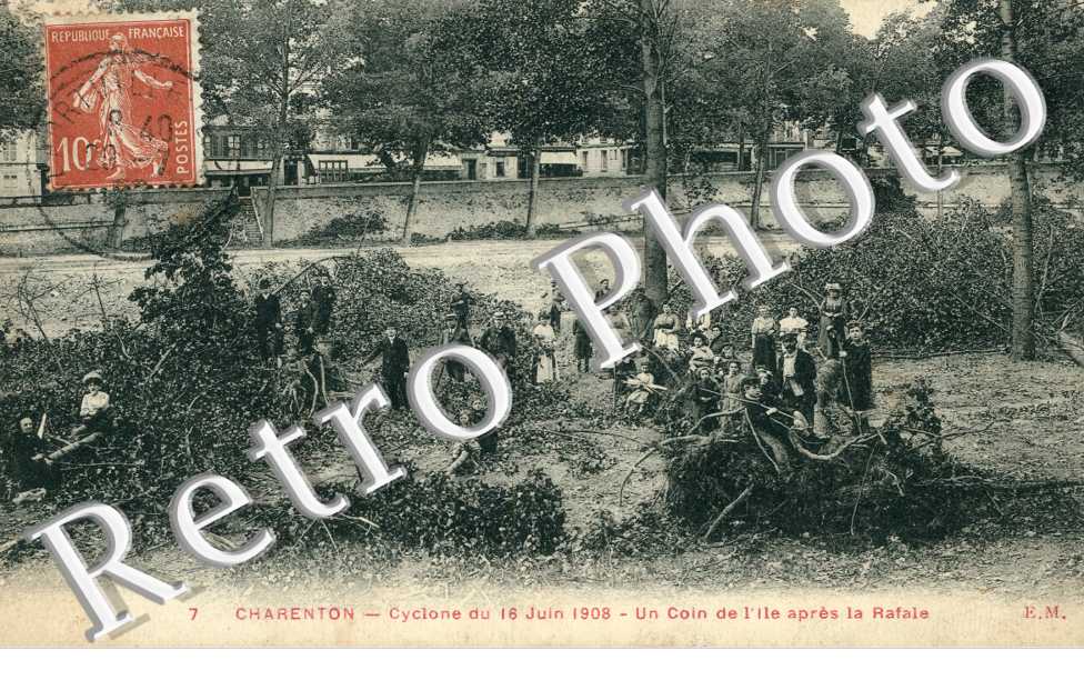 Cyclonde juin 1908 - un coin de l'ile apres la rafale