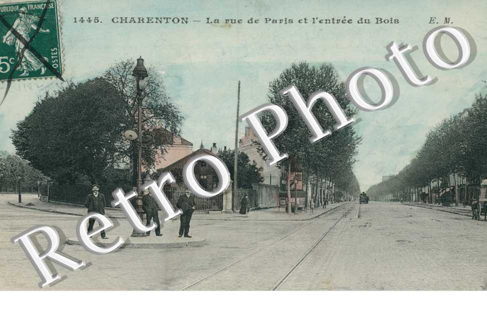 Rue de Paris et l'entree du Bois