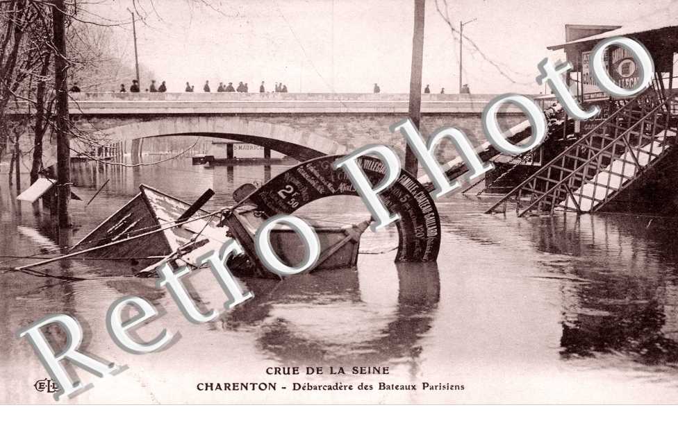 Crue de la Seine - Debarcadere des bateaux parisiens