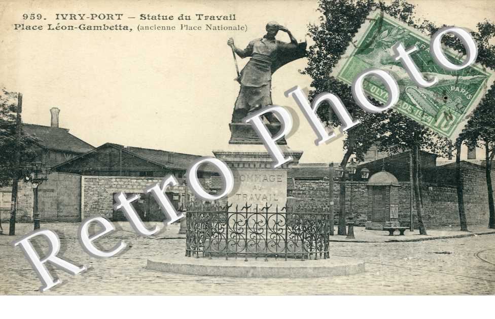 Place Leon Gambetta Statue du Travail
