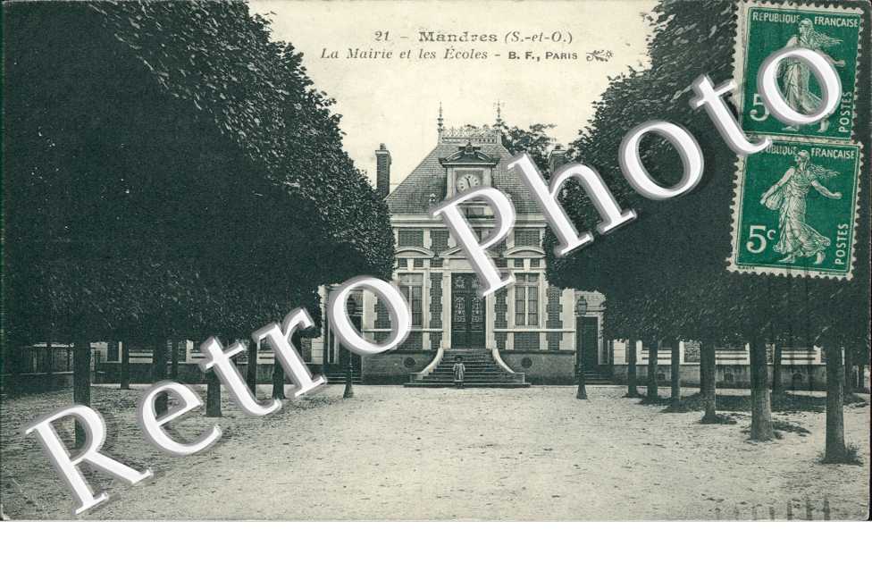 La Mairie et les Ecoles