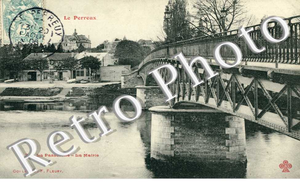 La Passerelle et la Mairie