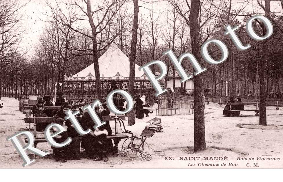 Bois de Vincennes, les Chevaux de Bois