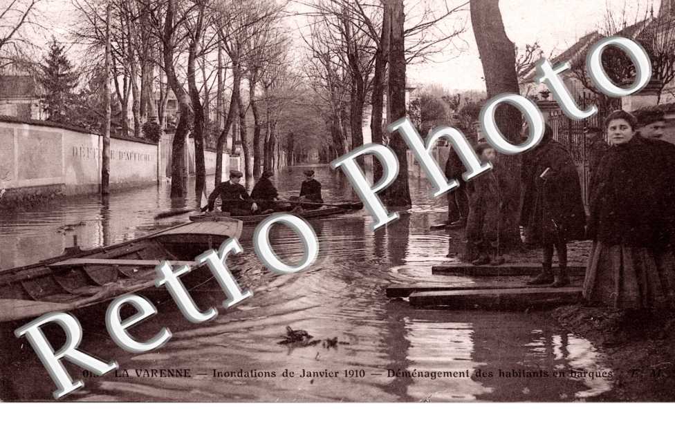 Demenagement des habitants en barque