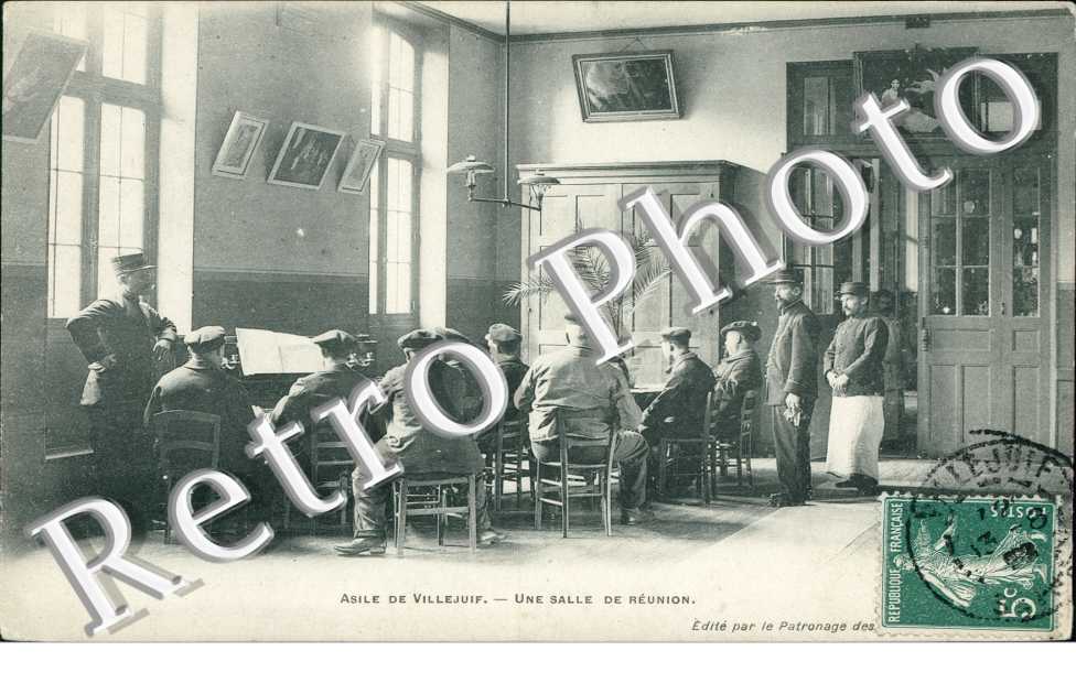 Asile, une Salle de Reunion