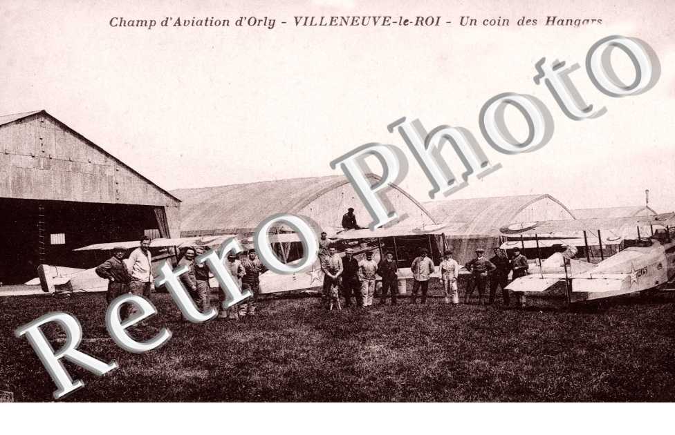 Champ d'aviation d'Orly - Un coin des hangars - avions