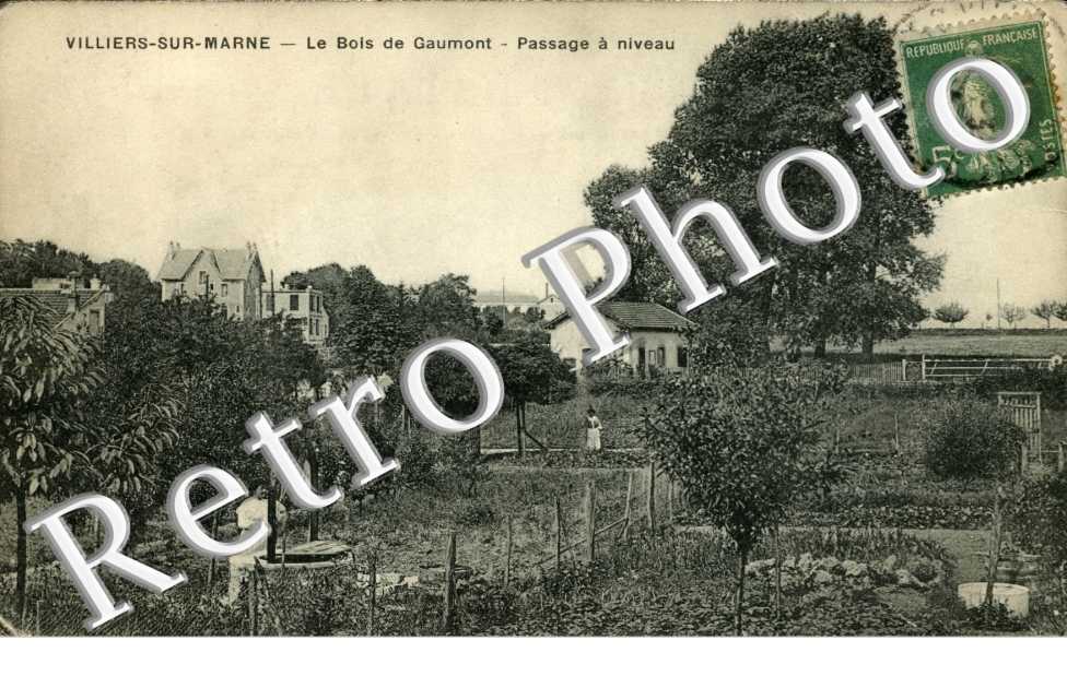 Le bois de Gaumont - passage a niveau