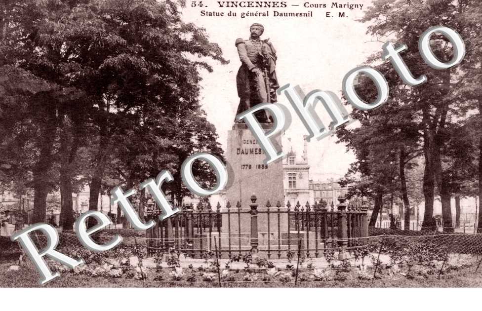 Cours Marigny, statue du général Daumesnil