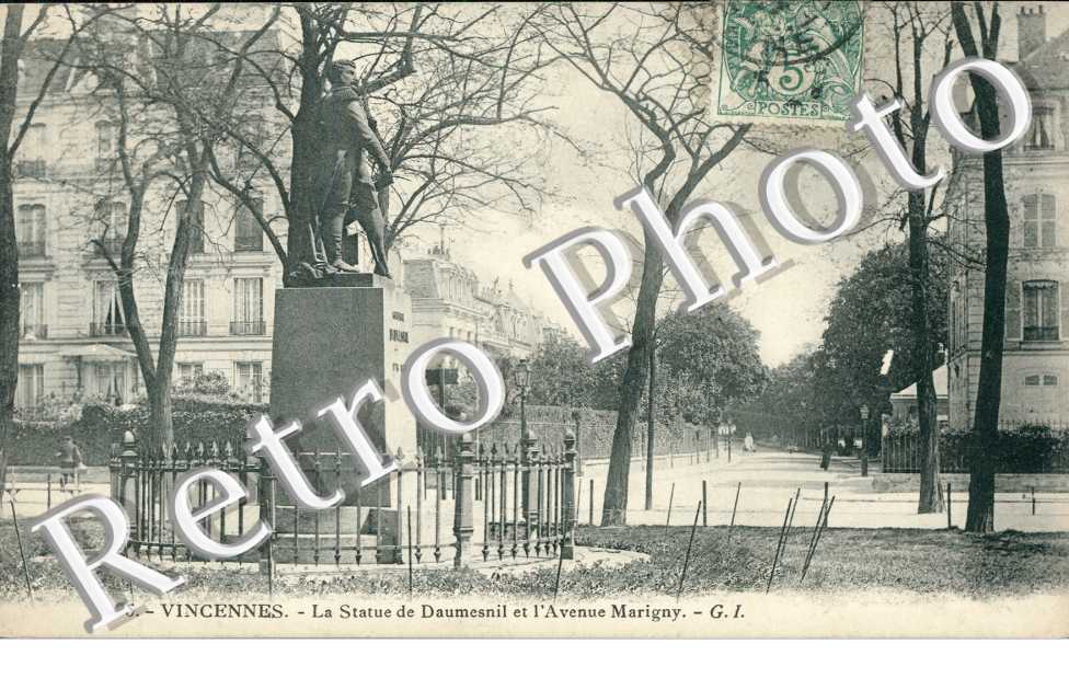 La Statue de Daumesnil et Avenue Marigny