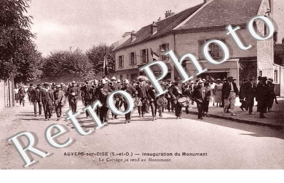 Inauguration du Monument, Le Cortege se rend au Monument