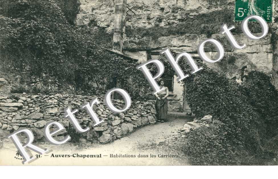Chaponval, Habitations dans les Carrieres
