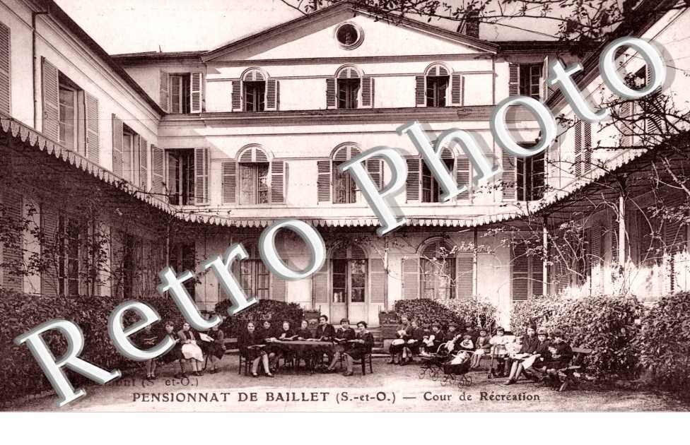 Le Pensionnat, Cour de Recreation