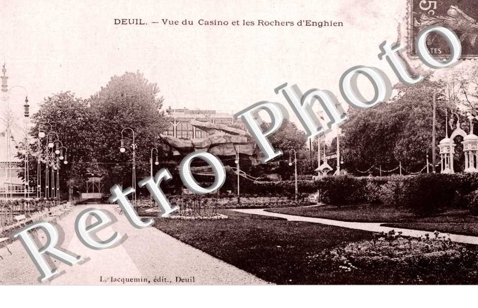 Vue du Casino et les Rochers d'Enghien
