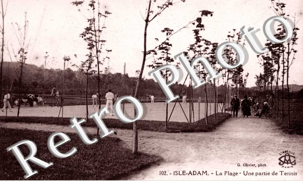 La plage - Une partie de Tennis (sport)