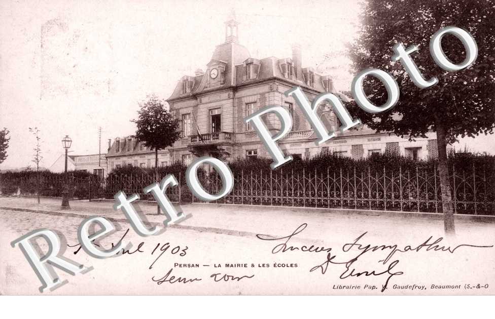La Mairie et les Ecoles