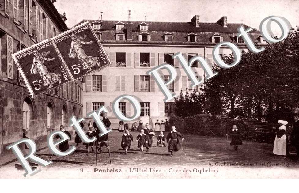 L'Hotel Dieu, Cour des Orphelins