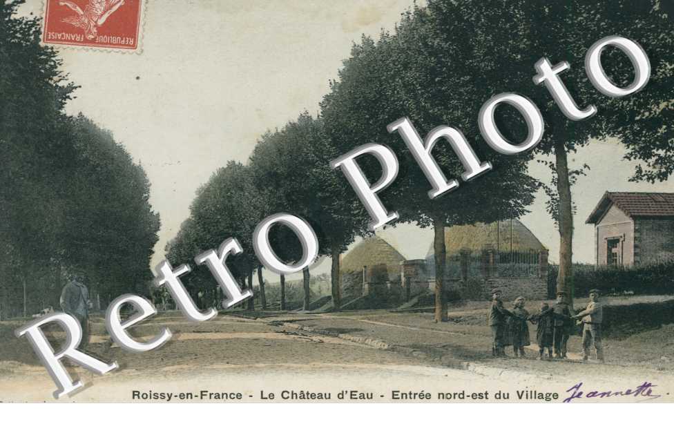 le chateau d'eau entree nord est du village