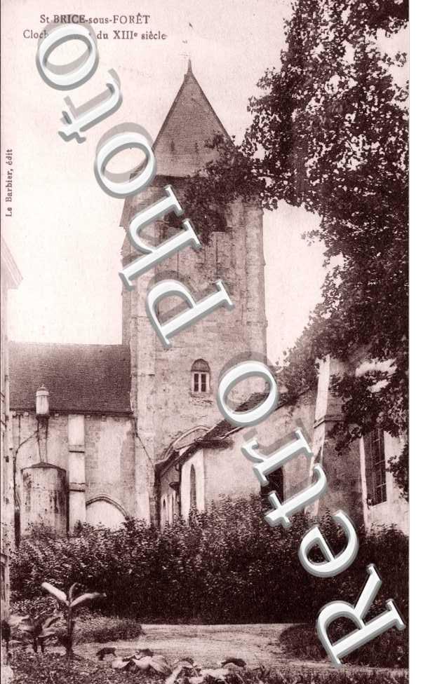 Clocher datant du XIIIe siecle
