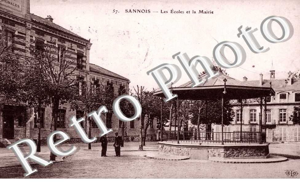 Les Ecoles et la Mairie