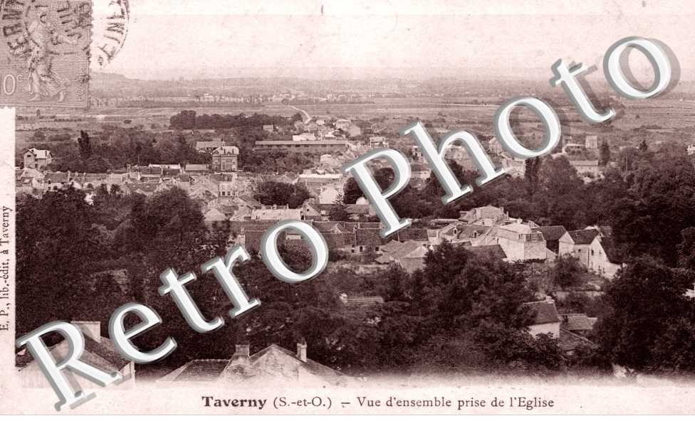 Vue d'ensemble prise de l'Eglise