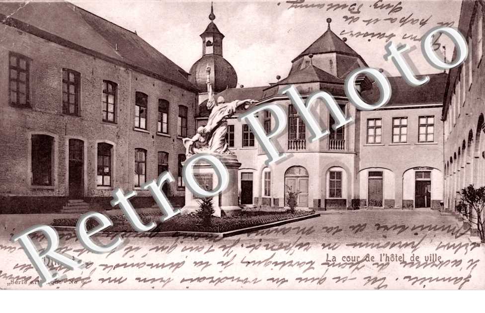 La Cour de l'Hôtel de Ville
