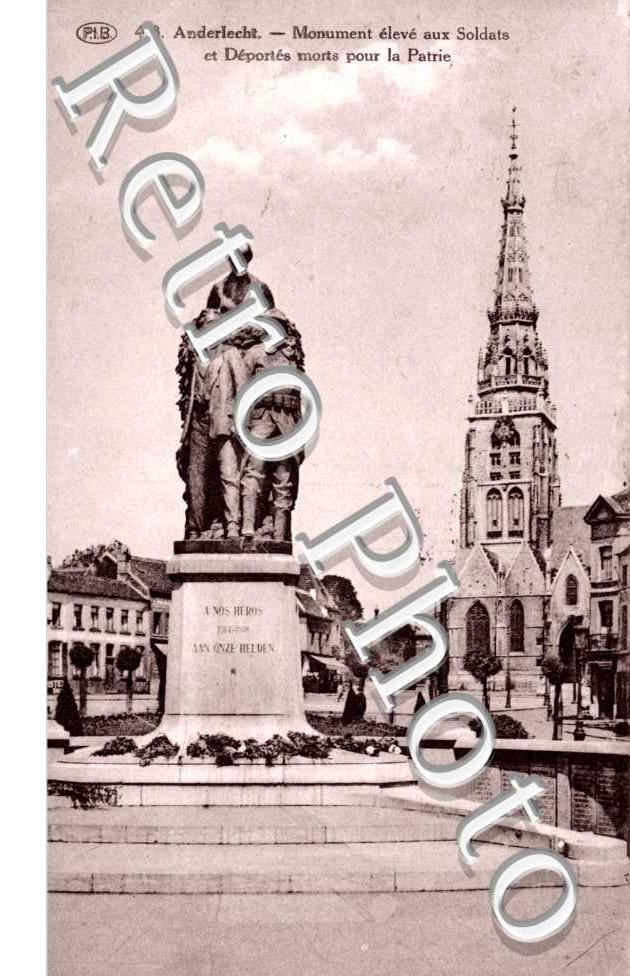 Monument eleve aux Soldats et Deportes morts pour la Patrie