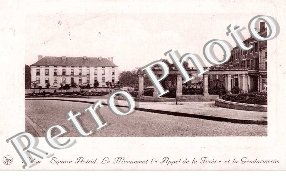 square Astrid  Le monument L'appel de la Foret  et la Gendarmerie