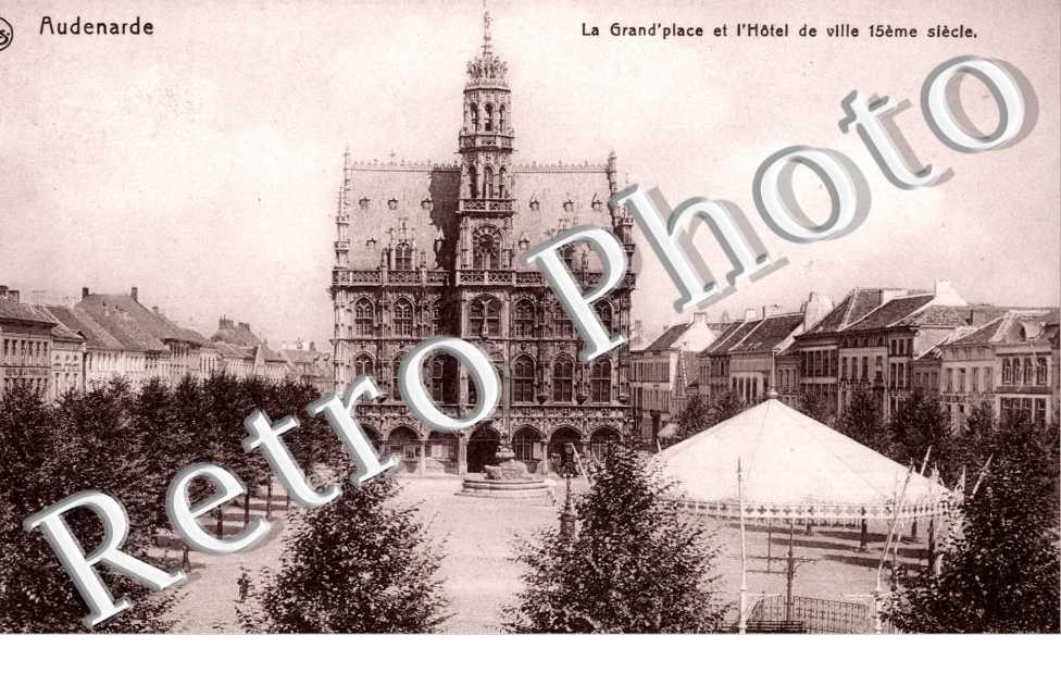 La grand'place et l'hotel de ville