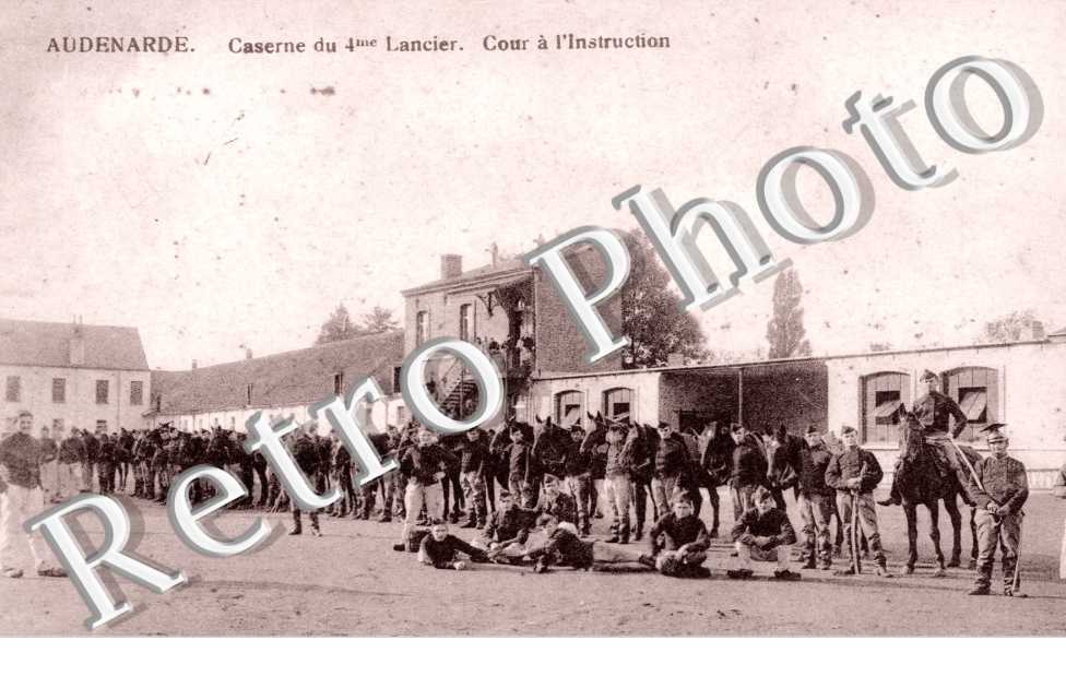 Caserne du 4 eme Lancier - Cour a l'Instruction