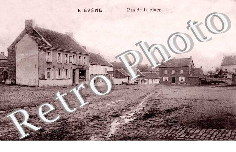 Bas de la place