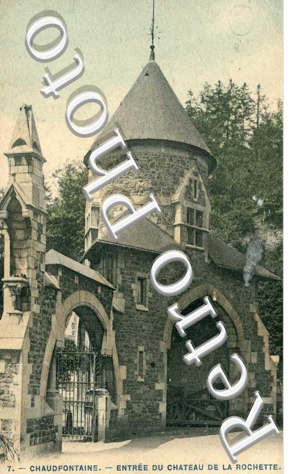 Entree du chateau de la Rochette